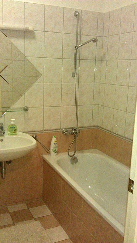 buvohelyek_budan_deli_palyaudvar_furdoszoba_w.jpg buvohelyek_budan_deli_palyaudvar_furdoszoba_w.jpg